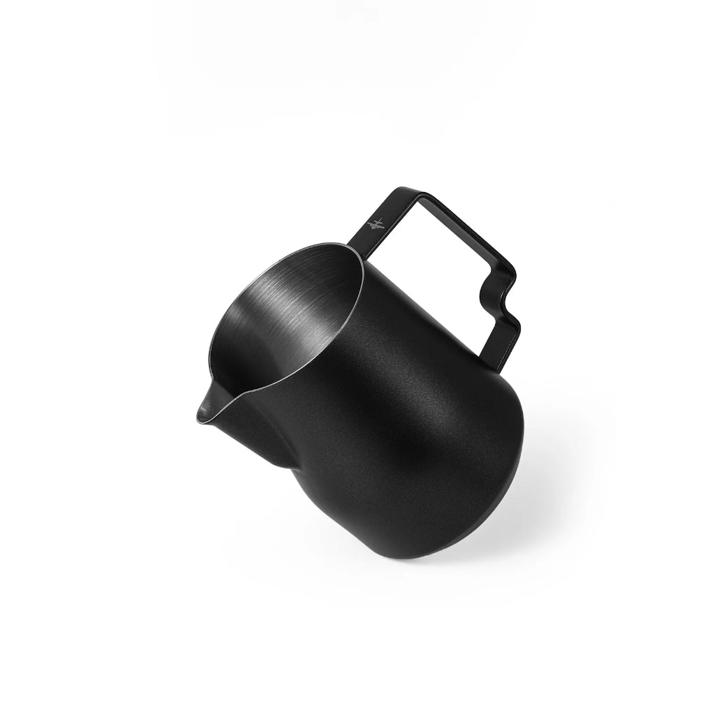 MHW-3BOMBER Turbo Milk Pitcher Black 450ml - P6005MB