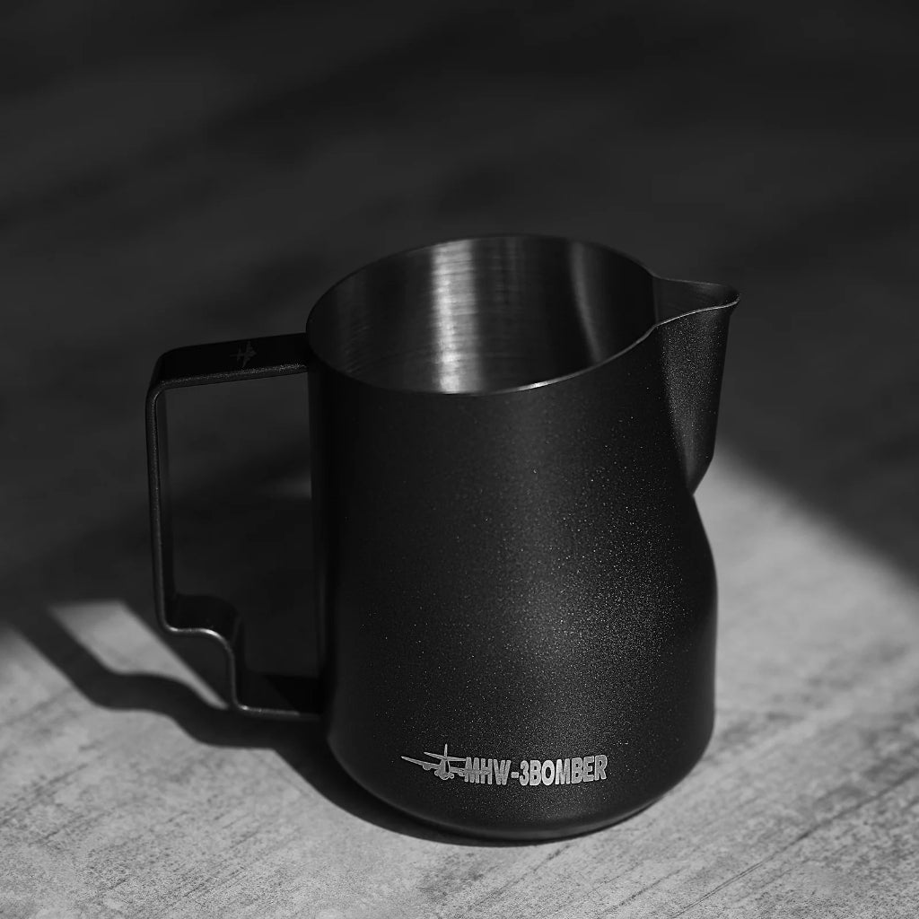 MHW-3BOMBER Turbo Milk Pitcher Black 450ml - P6005MB