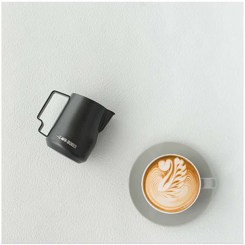 MHW-3BOMBER Turbo Milk Pitcher Black 450ml - P6005MB