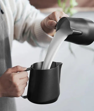 MHW-3BOMBER GT Milk Pitcher Matte Black 600ml - P5184
