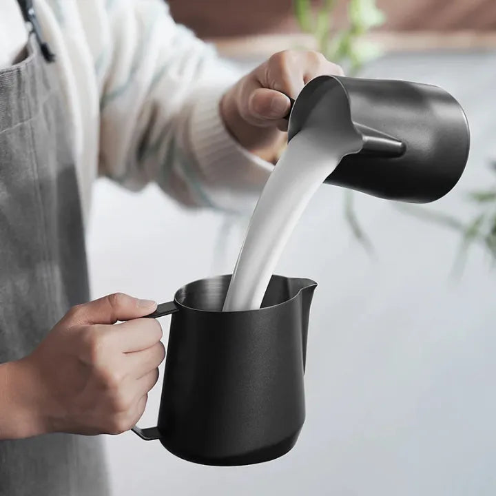 MHW-3BOMBER GT Milk Pitcher Matte Black 600ml - P5184